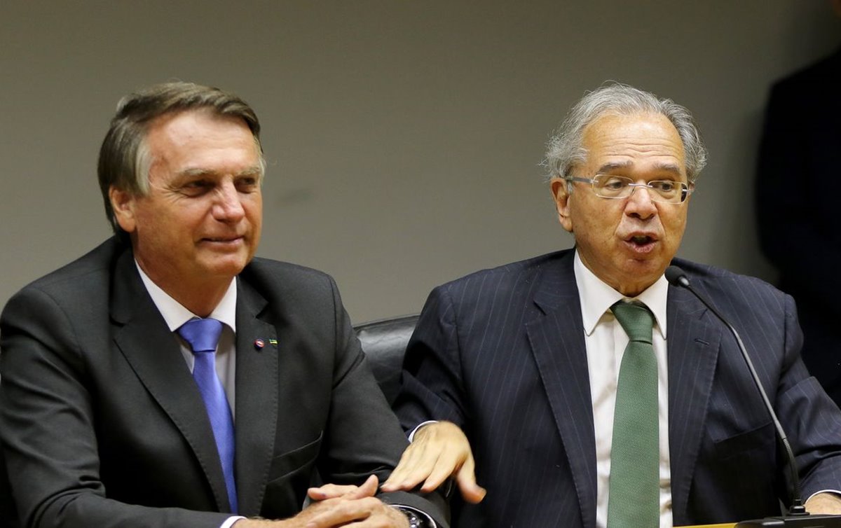 'Não mexa no meu salário': internet reage a proposta de Guedes para salário mínimo